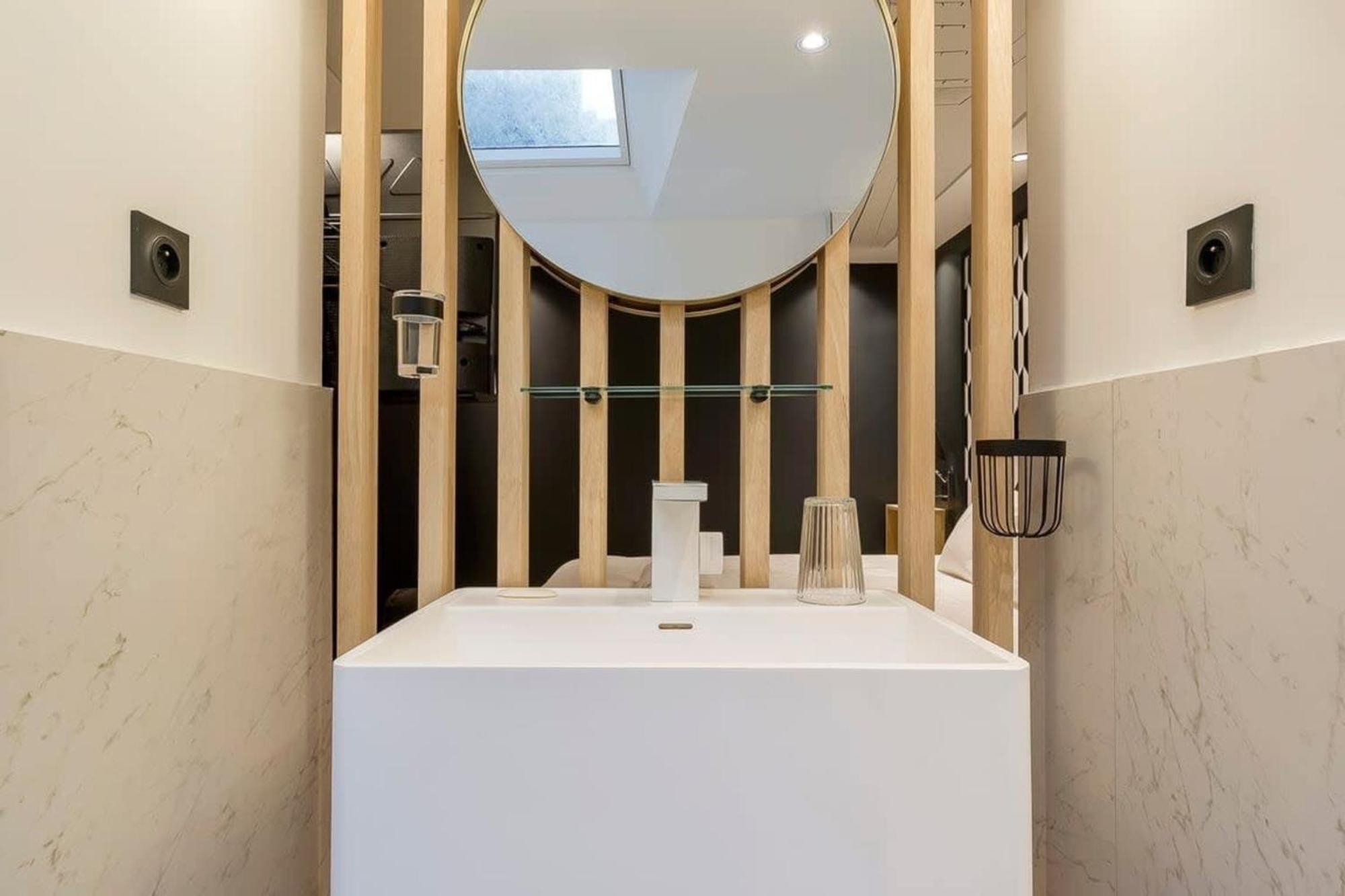 Victor Hugo Romantic Suite - Sauna Et Balneo リヨン エクステリア 写真